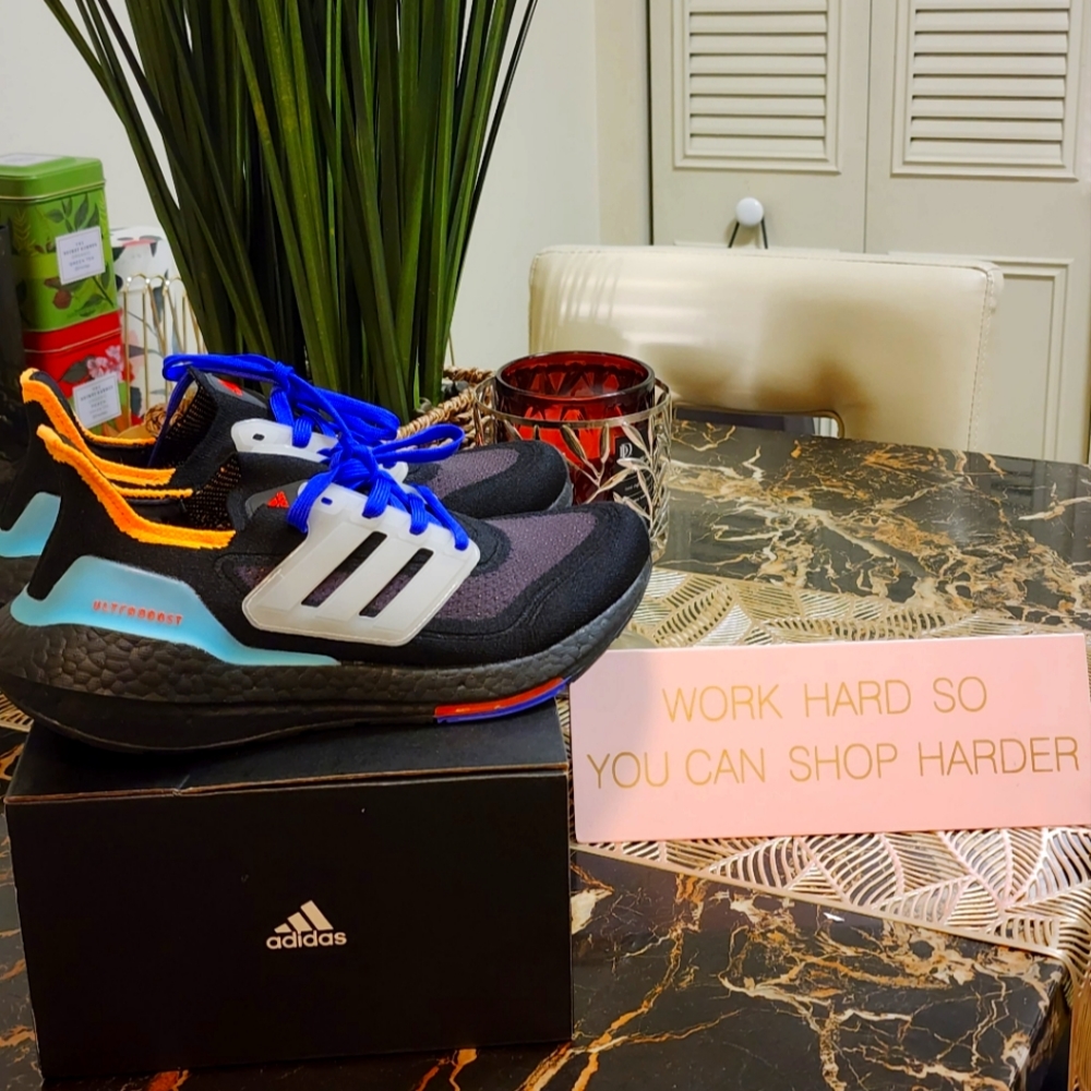 NWOT Adidas Ultraboost 21